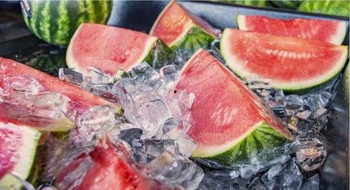 白象现场吃瓜,揭秘网红美食背后的故事