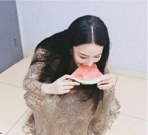 吃瓜裙裙,揭秘娱乐圈的时尚潮流与趣味故事